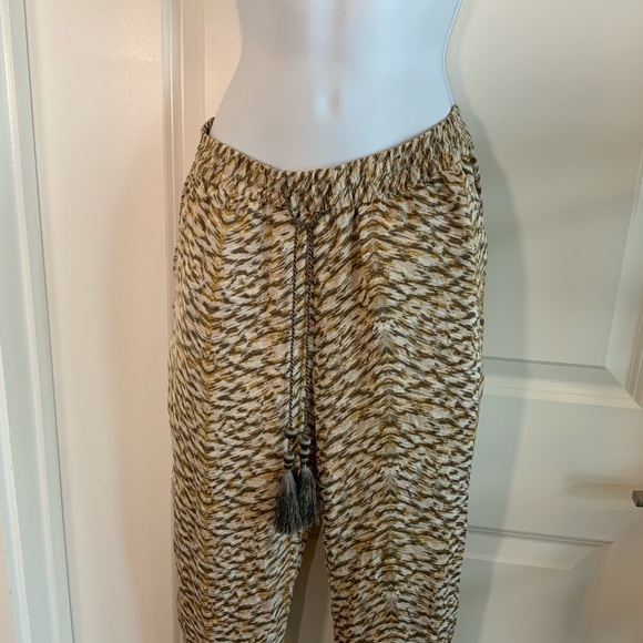H&M Drawstring Tapered Leg Printed Pants w Pockets - Picture 3 of 11